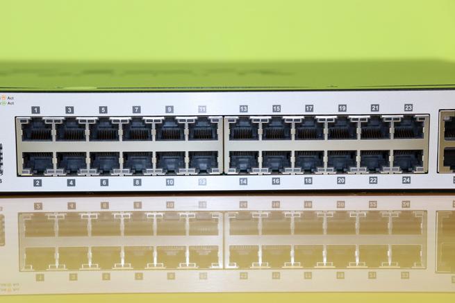 Puertos Gigabit Ethernet del switch L3 D-Link DGS-3130-30TS