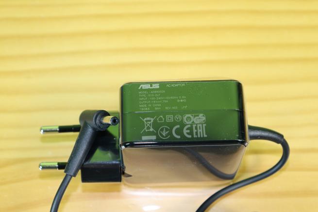 Transformador de corriente del router gaming ASUS ROG Rapture GT-AC2900
