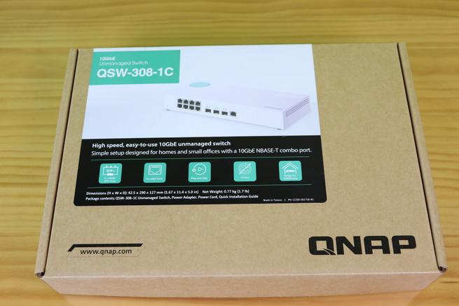 Frontal de la caja del switch no gestionable QNAP QSW-308-1C