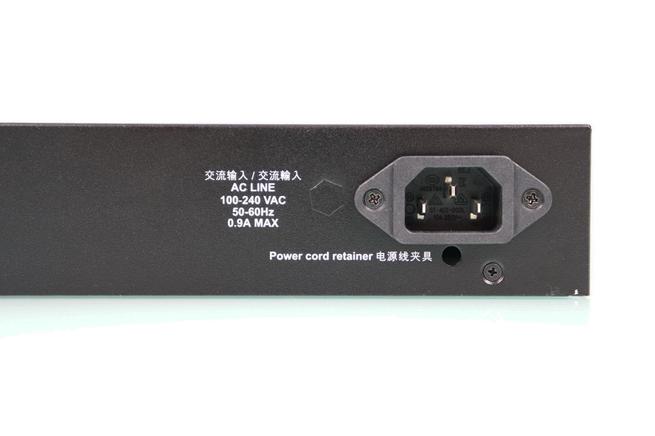 Fuente de alimentación y conector del switch gestionable D-Link DGS-1250-28X