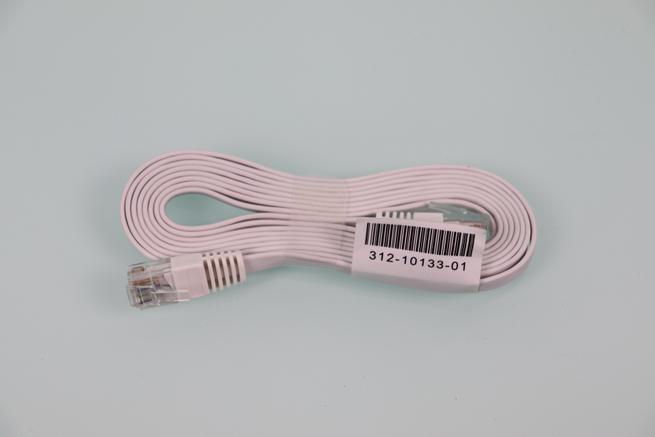 Cable de red Ethernet del sistema Wi-Fi Mesh NETGEAR Orbi RBK12 en detalle