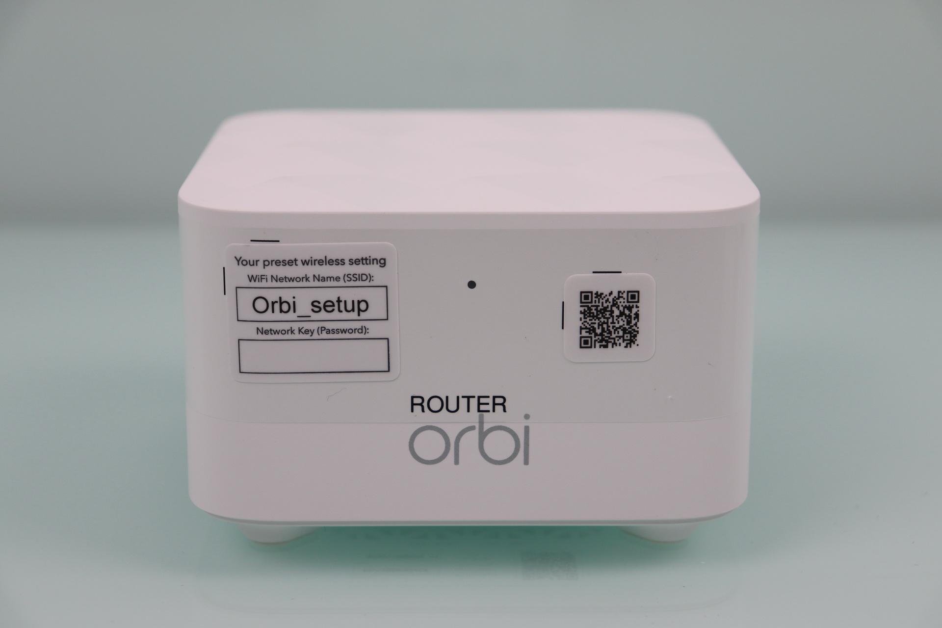 Frontal del RBR10 del sistema Wi-Fi Mesh NETGEAR Orbi RBK12