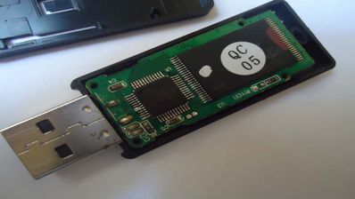 Tarjeta de regalo con USB para robar datos