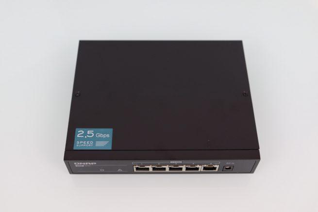 Frontal del switch Multigigabit QNAP QSW-1105-5T
