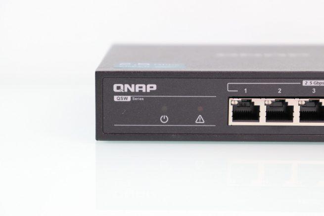 LEDs de estado del switch no gestionable QNAP QSW-1105-5T