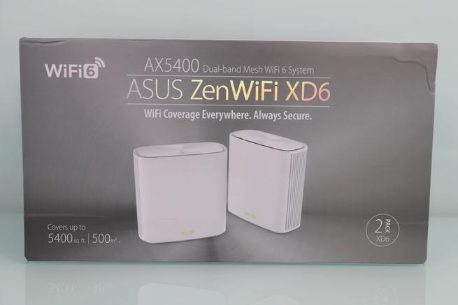 Vista del frontal de la caja del sistema WiFi Mesh ASUS ZenWiFi XD6