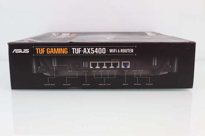 Lateral derecho de la caja del router gaming ASUS TUF-AX5400