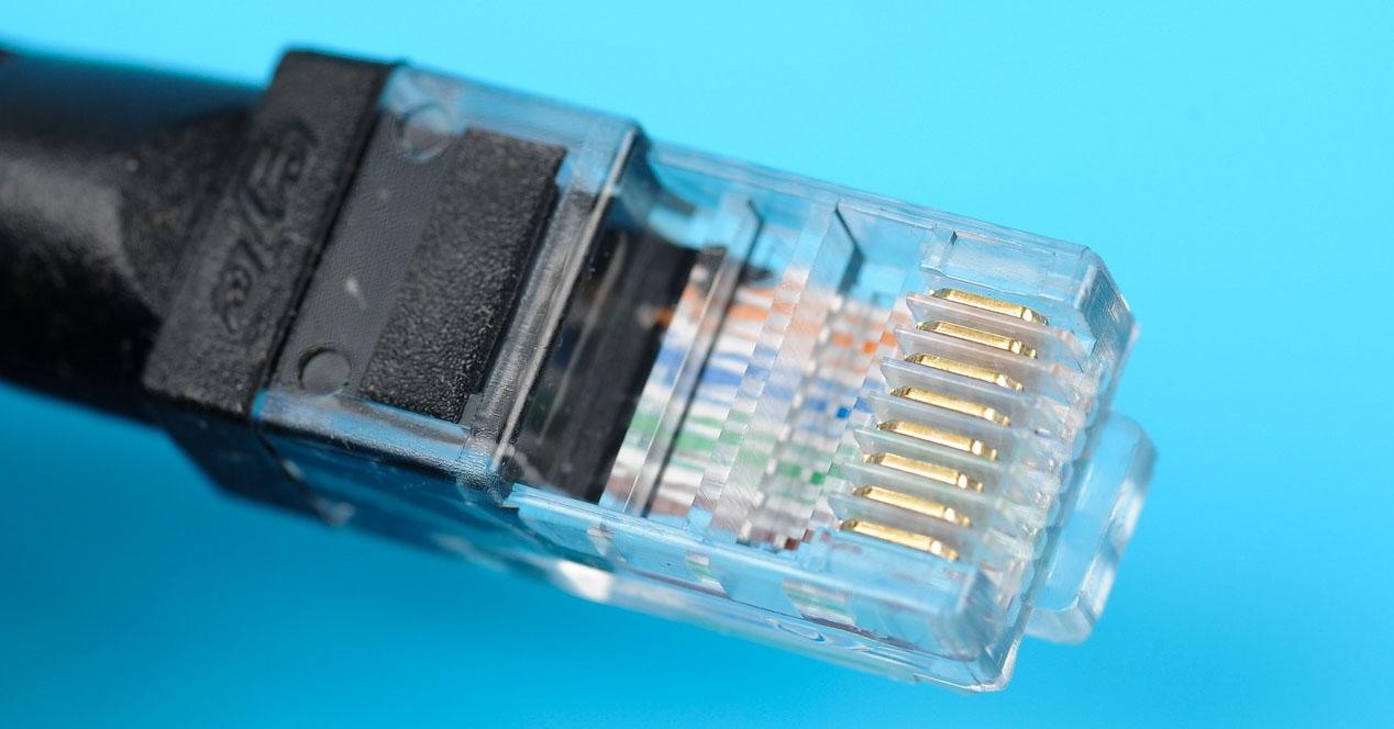 Conectar más equipos por cable Ethernet