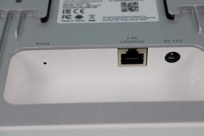 Puertos RESET, Ethernet y alimentación del AP EnGenius ECW230