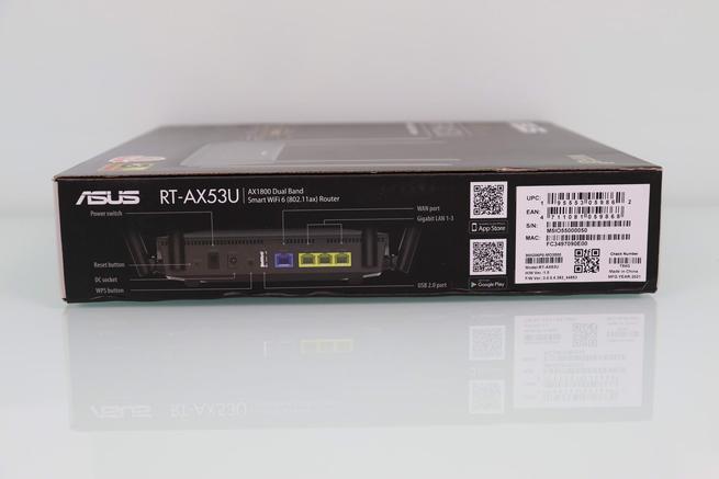 Lateral derecho de la caja del router ASUS RT-AX53U