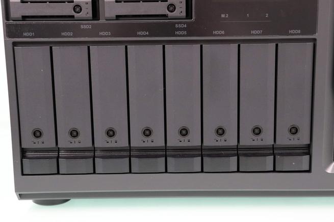 Bahías para discos duros de 3,5'' del NAS QNAP TVS-h1288X