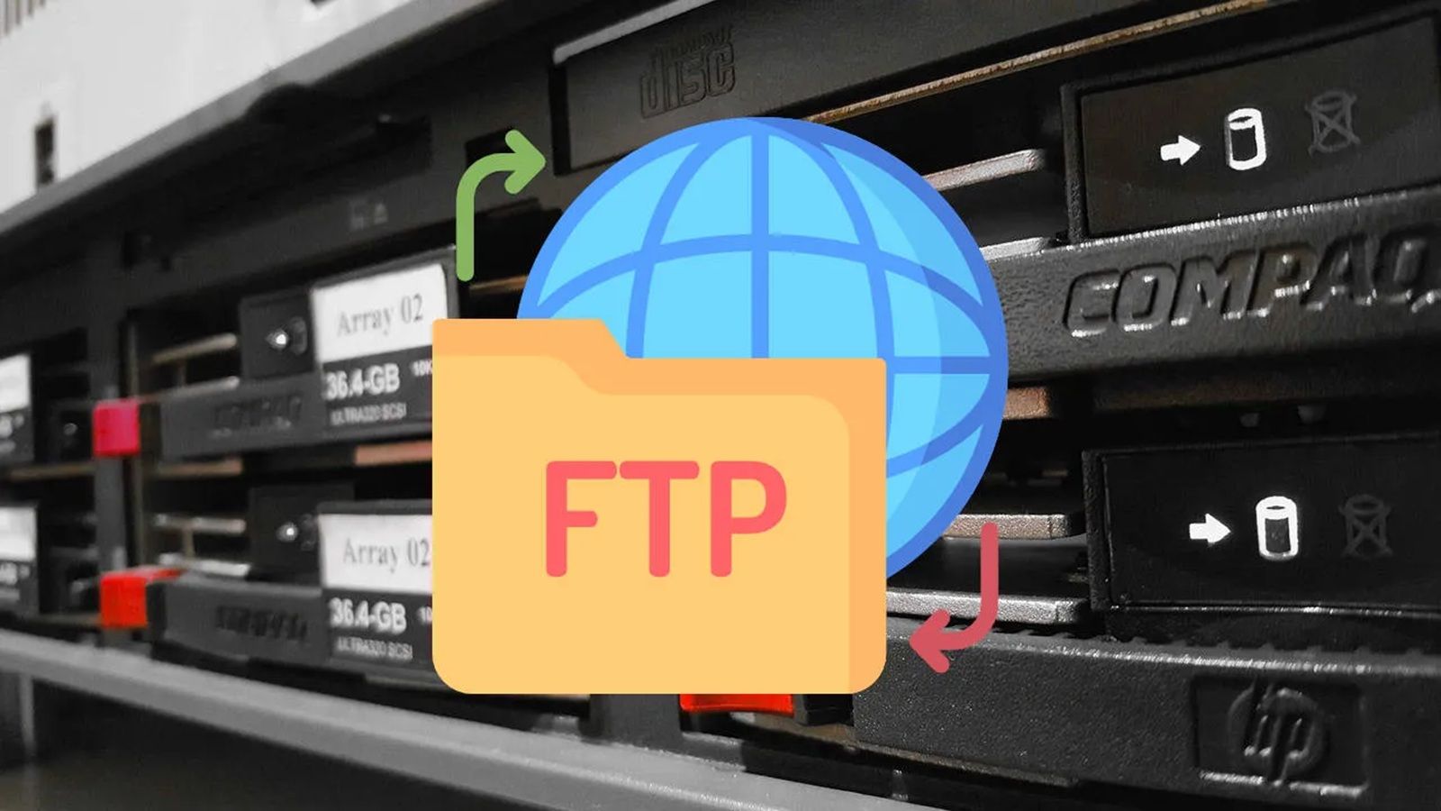 Icono representativo de servidor FTP con una carpeta amarilla y un globo terráqueo sobre una base de racks y discos duros profesionales de un centro de datos.