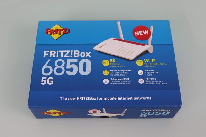 Frontal de la caja del router 5G FRITZBox 6850 5G