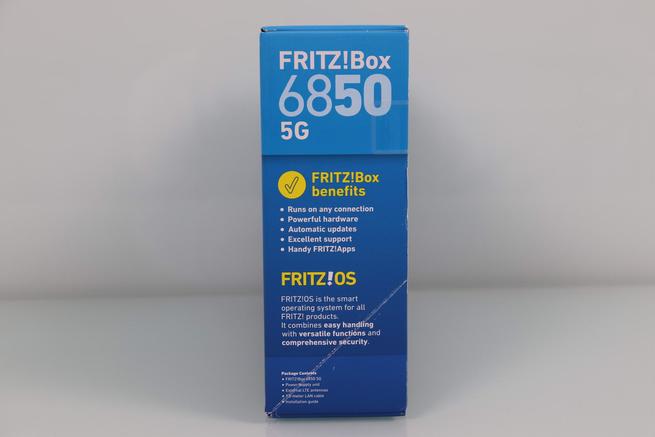 Lateral derecho de la caja del router FRITZBox 6850 5G