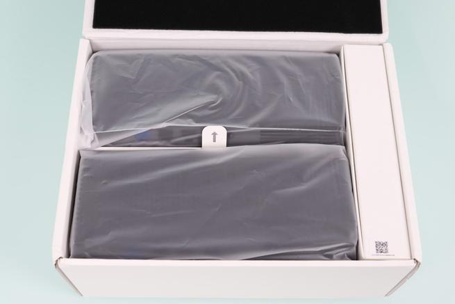 Interior de la caja del WiFi Mesh Xiaomi Mesh System AX3000