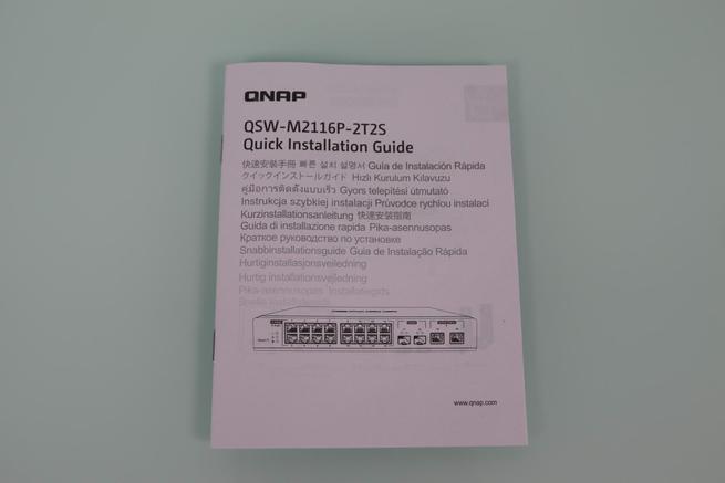 Guía de instalación rápida del switch QNAP QSW-M2116P-2T2S
