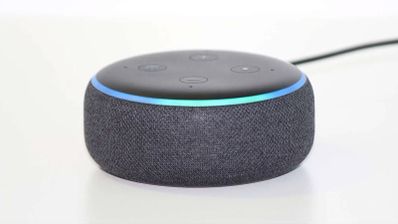 modelo Amazon Echo Dot con Alexa