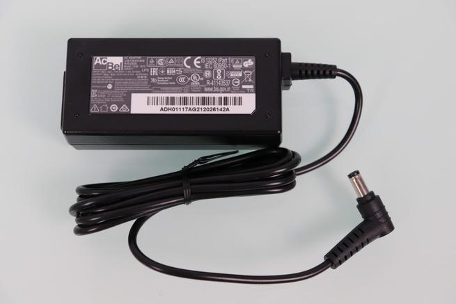 Adaptador de corriente del router gaming Guía de instalación rápida del router gaming ASUS GT-AX6000