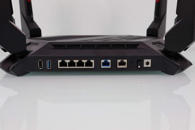 Puertos Ethernet y Multigigabit del router gaming Guía de instalación rápida del router gaming ASUS GT-AX6000