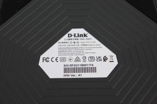 Pegatina de la parte inferior del switch D-Link DMS-106XT
