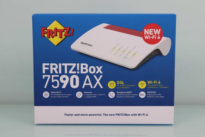 Frontal de la caja del router WiFi 6 FRITZBox 7590 AX