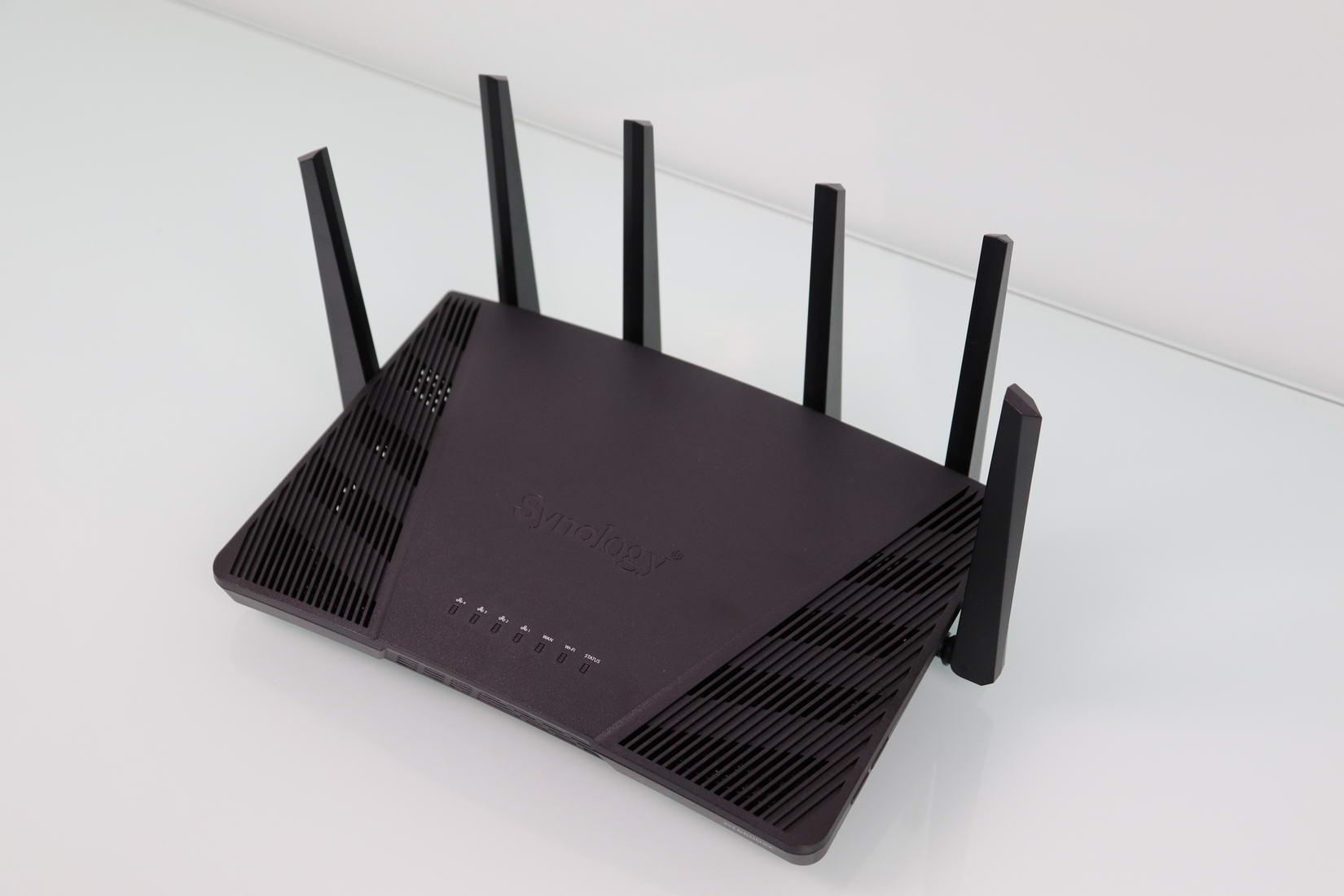 Router WiFi 6 Synology RT6600ax en todo su esplendor