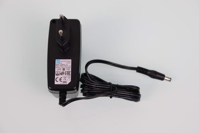 Transformador de corriente del router WiFi Synology RT6600ax