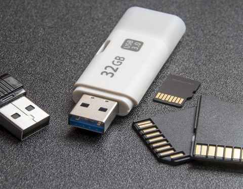 Qué hacer si una memoria USB tiene y cómo limpiarlo sin riesgos