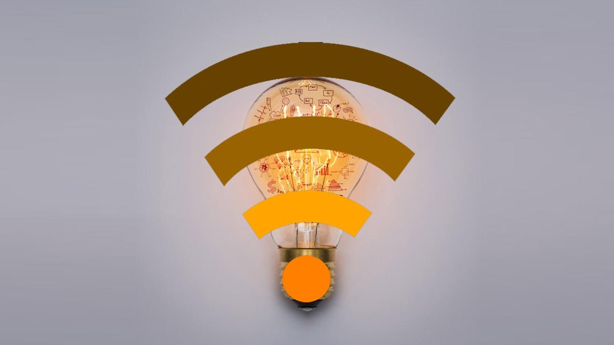 Cuidado con tirar las bombillas inteligentes a la basura, pueden robarte el  WiFi
