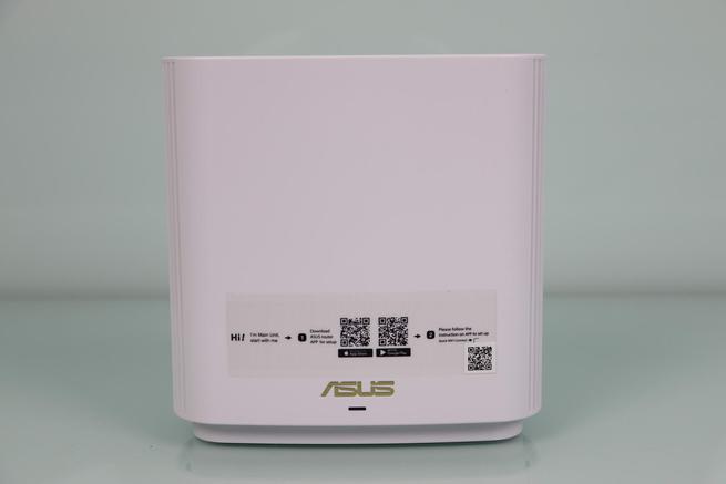 Vista frontal del router AiMesh del sistema ASUS ZenWiFi XT9