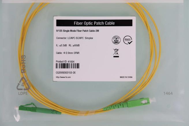 Vista del cable de fibra LC a SC del router FRITZBox 5590