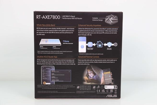 Trasera de la caja del router WiFi 6E ASUS RT-AXE7800