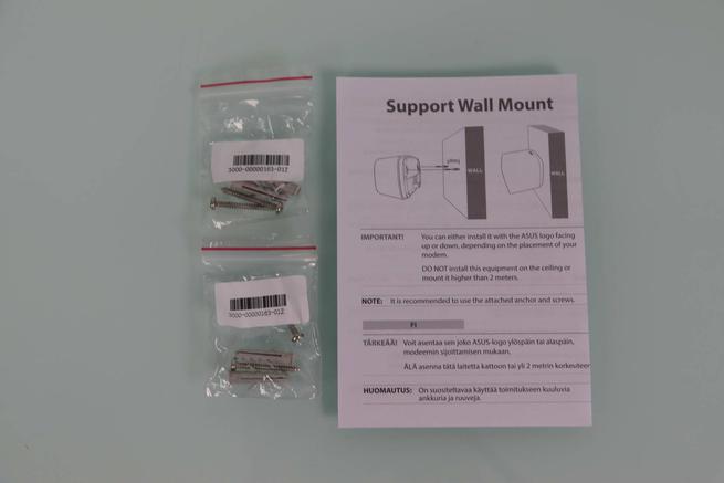 Instrucciones del soporte de pared del WiFi Mesh ASUS ZenWiFi XD5 y accesorios como tacos y tornillos