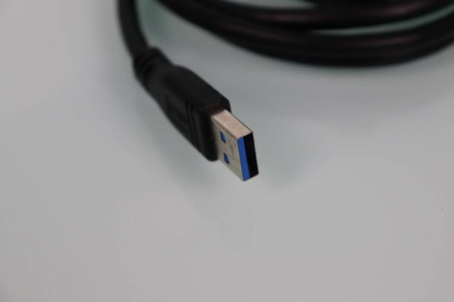Conector USB 3.0 de la base USB del adaptador WiFi 6 ASUS USB-AX56
