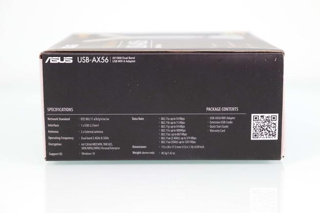 Lateral izquierdo de la caja del adaptador WiFi 6 ASUS USB-AX56 en detalle