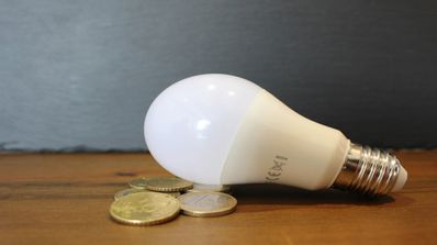 Lee la letra pequeña antes de cambiar de compañía de luz