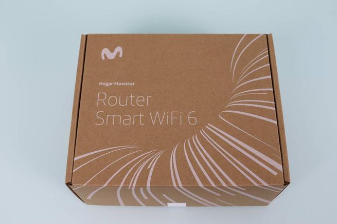 Frontal de la caja del nuevo router Movistar Router Smart WiFi 6 en detalle