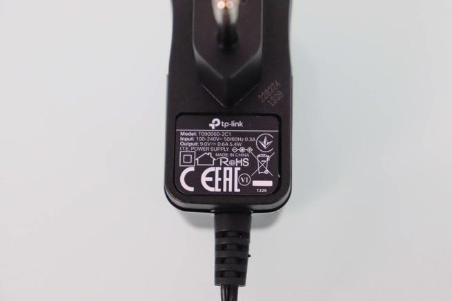 Especificaciones técnicas de la fuente de alimentación de la cámara IP TP-Link Tapo C210 en detalle