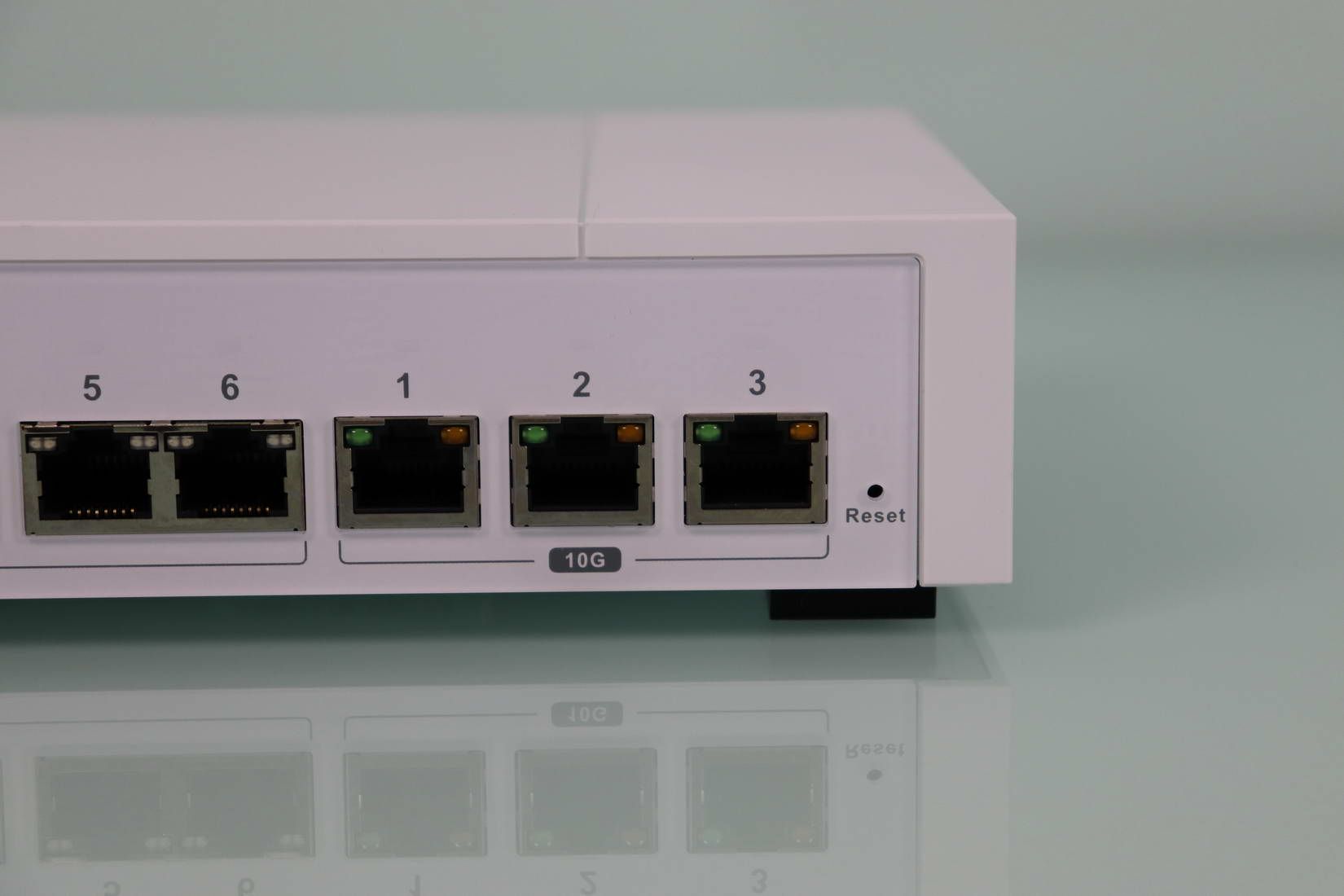 QNAP QHora-322: Análisis router SD-WAN con puertos 10G y 2.5G