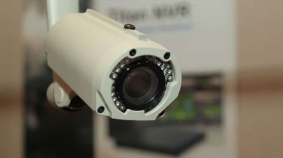 La cámara IP Wi-Fi puede estar emitiendo