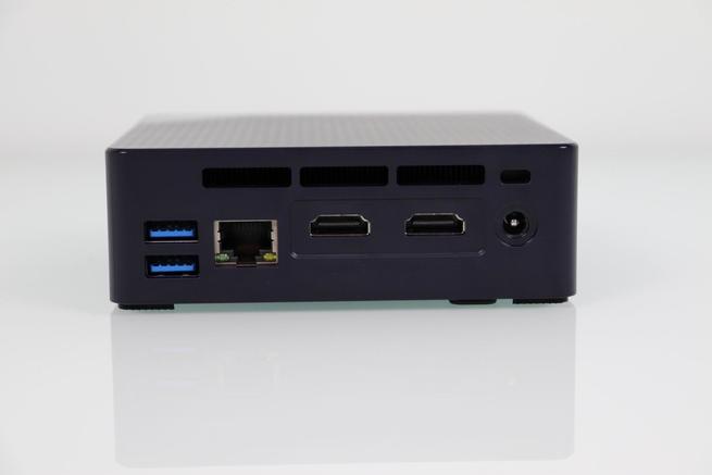 Vista de dos puertos USB 3.2 Gen 2, puerto Gigabit Ethernet, 2 HDMI 2.0 a 4K y alimentación del mini PC Beelink Mini S12 Pro