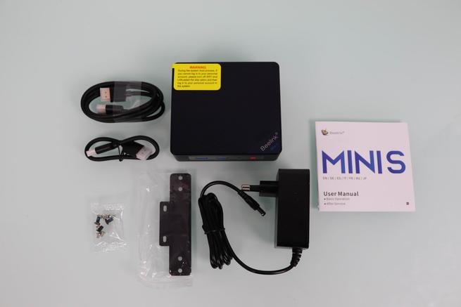 Contenido de la caja del mini PC Beelink Mini S12 Pro en detalle