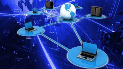 red de ordneadores que simboliza diferentes conexiones a Internet en diferentes lugares