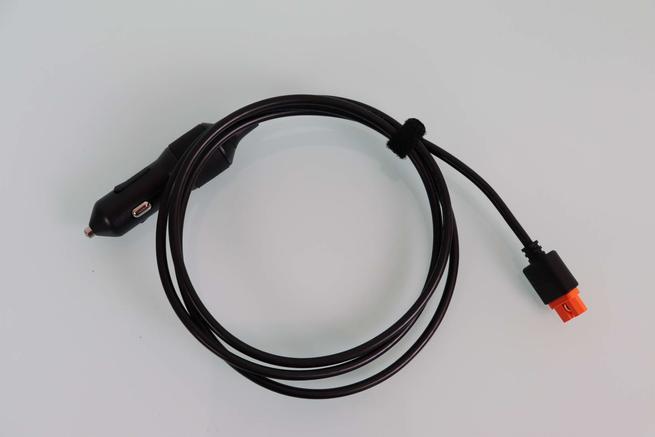 Cable de tipo mechero para conectarlo al coche y cargar la batería portátil EcoFlow DELTA 2 Max