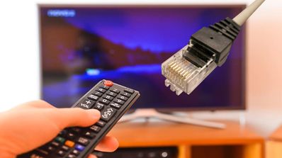 Conectar la televisión por cable Ethernet