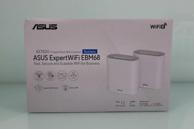 Vista frontal de la caja del sistema WiFi Mesh ASUS ExpertWiFi EBM68