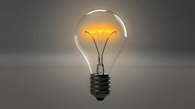 Usar el móvil para ahorrar luz en casa