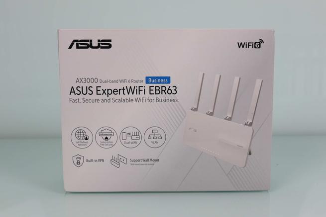 Frontal de la caja del router profesional ASUS ExpertWiFi EBR63 en detalle