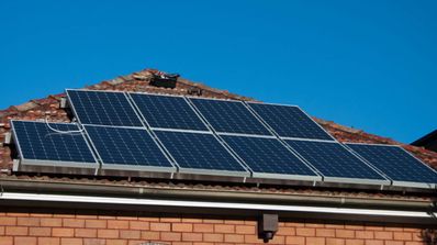 Aprovechar los paneles solares por la noche