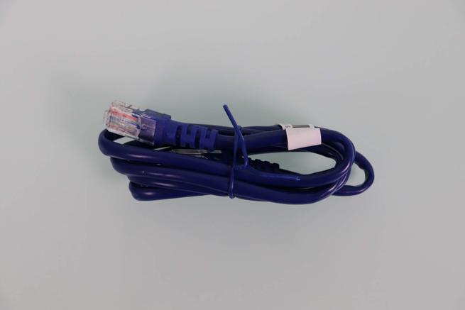 Cable de red Ethernet incorporado en el ASUS RT-AX52